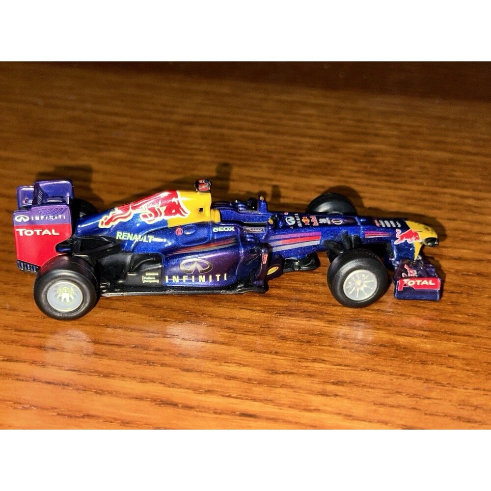 Bburago 1/43 Infiniti Red Bull Racing RB9 Slot Car Model 02427 1:43